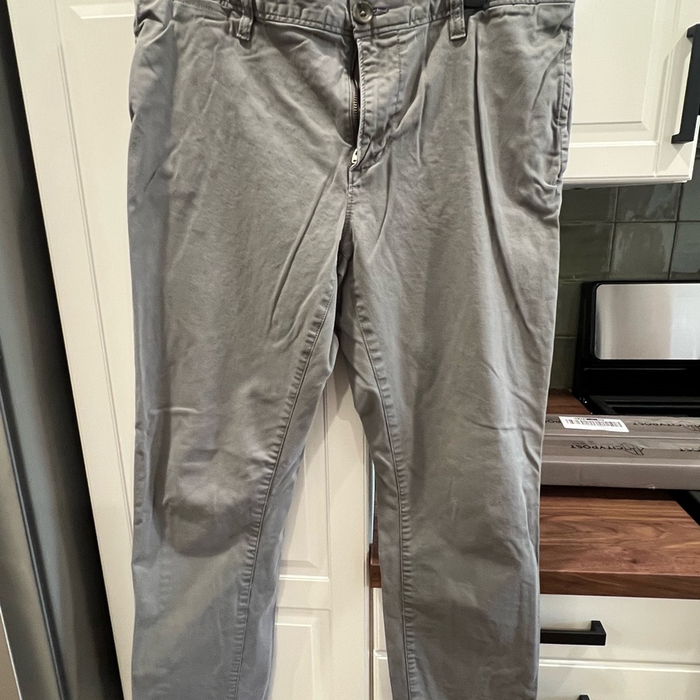 14th & Union Men's Light Gray Chinos